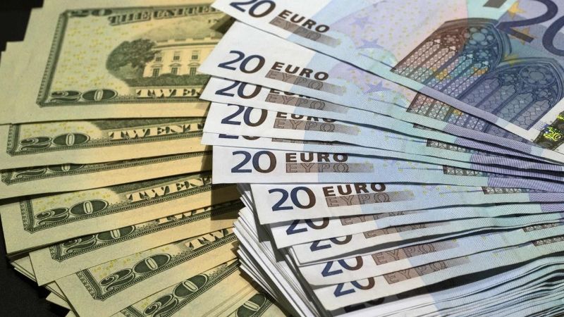 На торгах 29 октября доллар и евро подорожали
