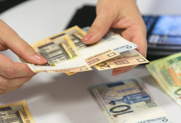 Премьер Беларуси: в марте средняя зарплата превысила 1000 рублей