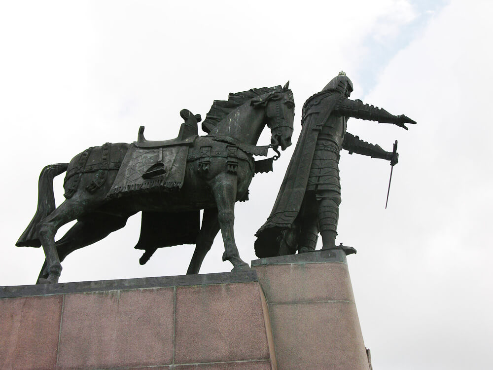 У стен Лидского замка установят памятник Гедимину / На фото памятник Гедимину Вильнюс, Литва / Credits: travel.rambler.ru
