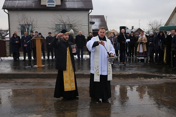В Лиде священники освятили улицу Свердлова