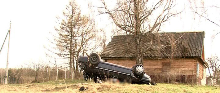 В Лидском районе «Ауди 80» вылетел в кювет